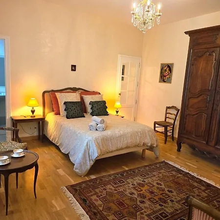 Maison De Charme Hyper-centre بيت للعطل *
