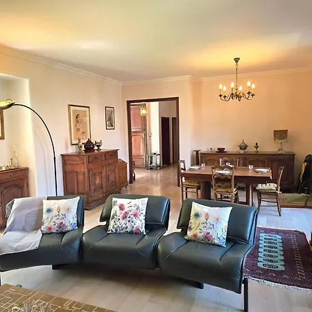 Maison De Charme Hyper-centre بيت للعطل